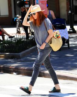 Julianne Moore feet photo thumbnail