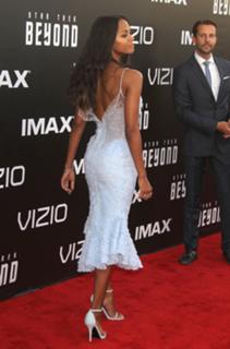 Zoe Saldana feet photo thumbnail