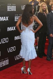 Zoe Saldana feet photo thumbnail