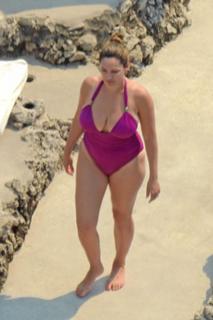 Kelly Brook feet photo thumbnail
