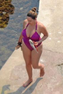 Kelly Brook feet photo thumbnail