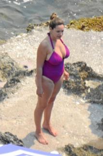 Kelly Brook feet photo thumbnail