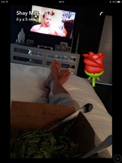Shay Mitchell feet photo thumbnail