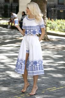 Pixie Lott feet photo thumbnail