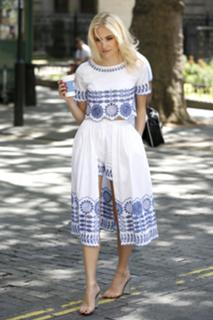 Pixie Lott feet photo thumbnail