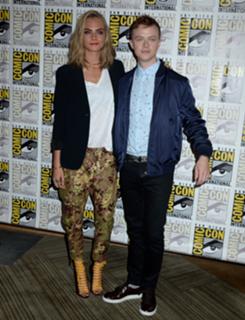 Cara Delevingne feet photo thumbnail