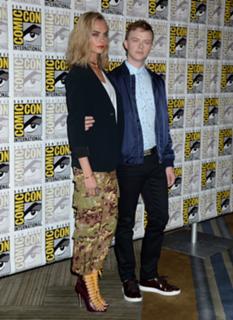Cara Delevingne feet photo thumbnail