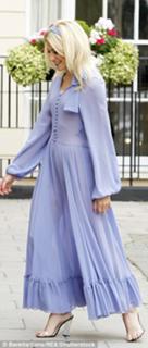 Pixie Lott feet photo thumbnail