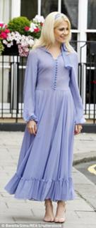 Pixie Lott feet photo thumbnail