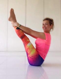 Thalía feet photo thumbnail