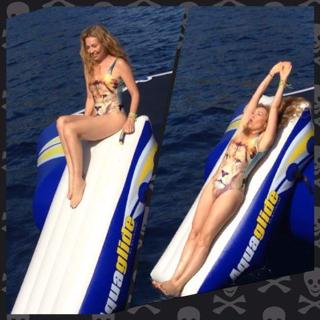 Thalía feet photo thumbnail