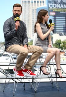 Anna Kendrick feet photo thumbnail