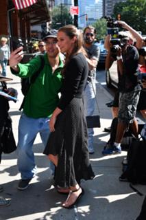 Alicia Vikander feet photo thumbnail