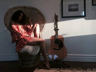 Vanessa Hudgens feet photo thumbnail