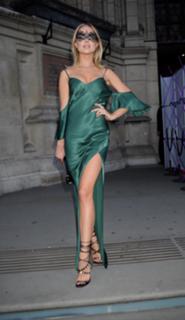 Kimberley Garner feet photo thumbnail