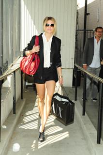 AnnaLynne McCord feet photo thumbnail