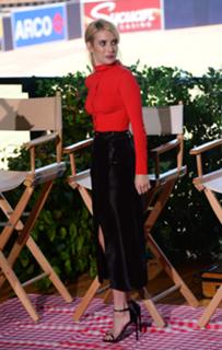 Emma Roberts feet photo thumbnail