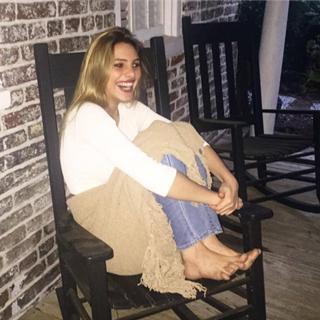 Lele Pons feet photo thumbnail