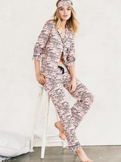 Martha Hunt feet photo thumbnail