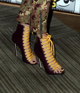 Cara Delevingne feet photo thumbnail