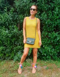 Paula Echevarría feet photo thumbnail