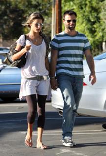 Alessandra Ambrosio feet photo thumbnail