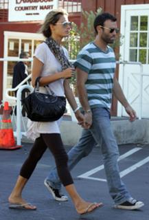 Alessandra Ambrosio feet photo thumbnail