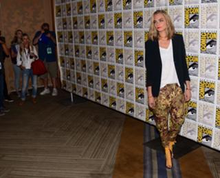 Cara Delevingne feet photo thumbnail