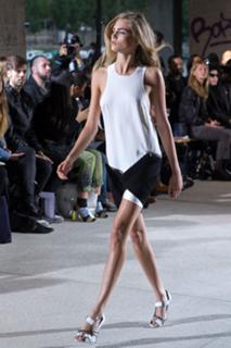 Cara Delevingne feet photo thumbnail