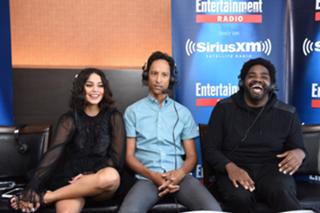 Vanessa Hudgens feet photo thumbnail