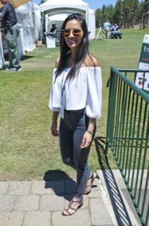 Olivia Munn feet photo thumbnail