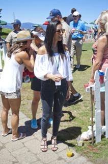 Olivia Munn feet photo thumbnail