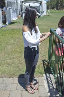 Olivia Munn feet photo thumbnail