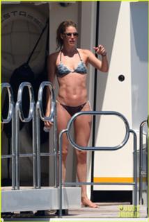 Doutzen Kroes feet photo thumbnail