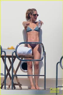 Doutzen Kroes feet photo thumbnail