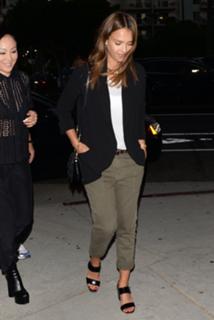 Jessica Alba feet photo thumbnail