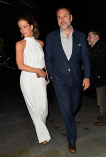 Kate Beckinsale feet photo thumbnail