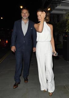 Kate Beckinsale feet photo thumbnail