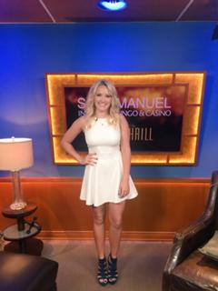 Emily Osment feet photo thumbnail