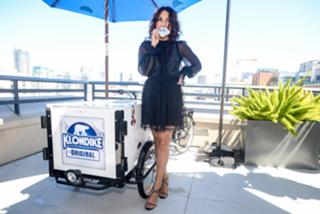 Vanessa Hudgens feet photo thumbnail
