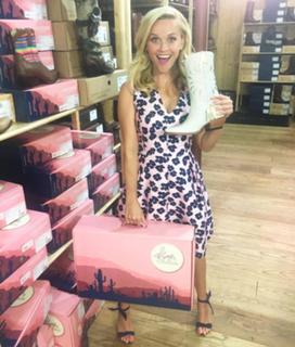 Reese Witherspoon feet photo thumbnail