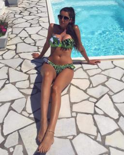 Valentina Vignali feet photo thumbnail