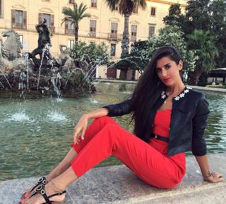 Valentina Vignali feet photo thumbnail