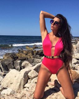 Valentina Vignali feet photo thumbnail