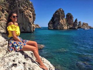 Valentina Vignali feet photo thumbnail