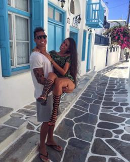 Valentina Vignali feet photo thumbnail