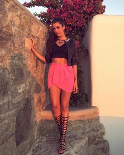 Valentina Vignali feet photo thumbnail