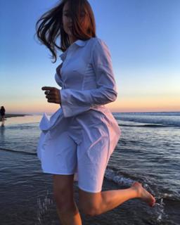 Xenia Tchoumitcheva feet photo thumbnail