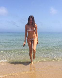 Xenia Tchoumitcheva feet photo thumbnail