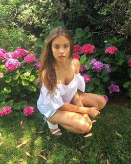 Xenia Tchoumitcheva feet photo thumbnail